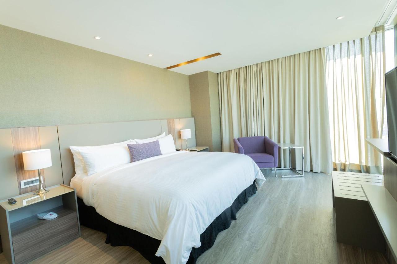 Camino Real Fashion Drive Monterrey Hotel San Pedro Garza Garcia Eksteriør billede A bedroom at the hotel