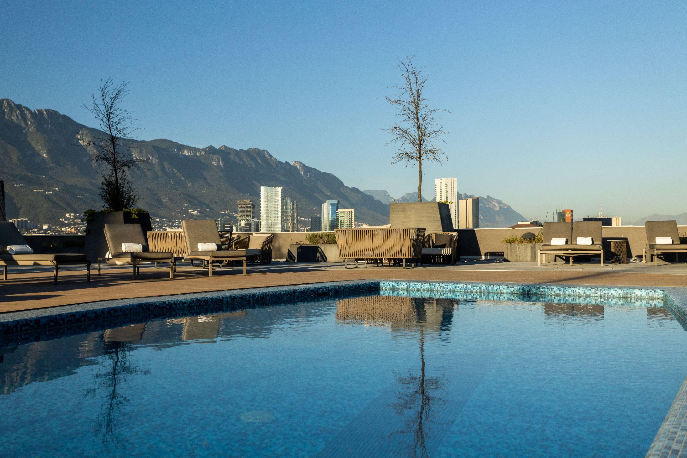 Camino Real Fashion Drive Monterrey Hotel San Pedro Garza Garcia Eksteriør billede View of the city from the hotel