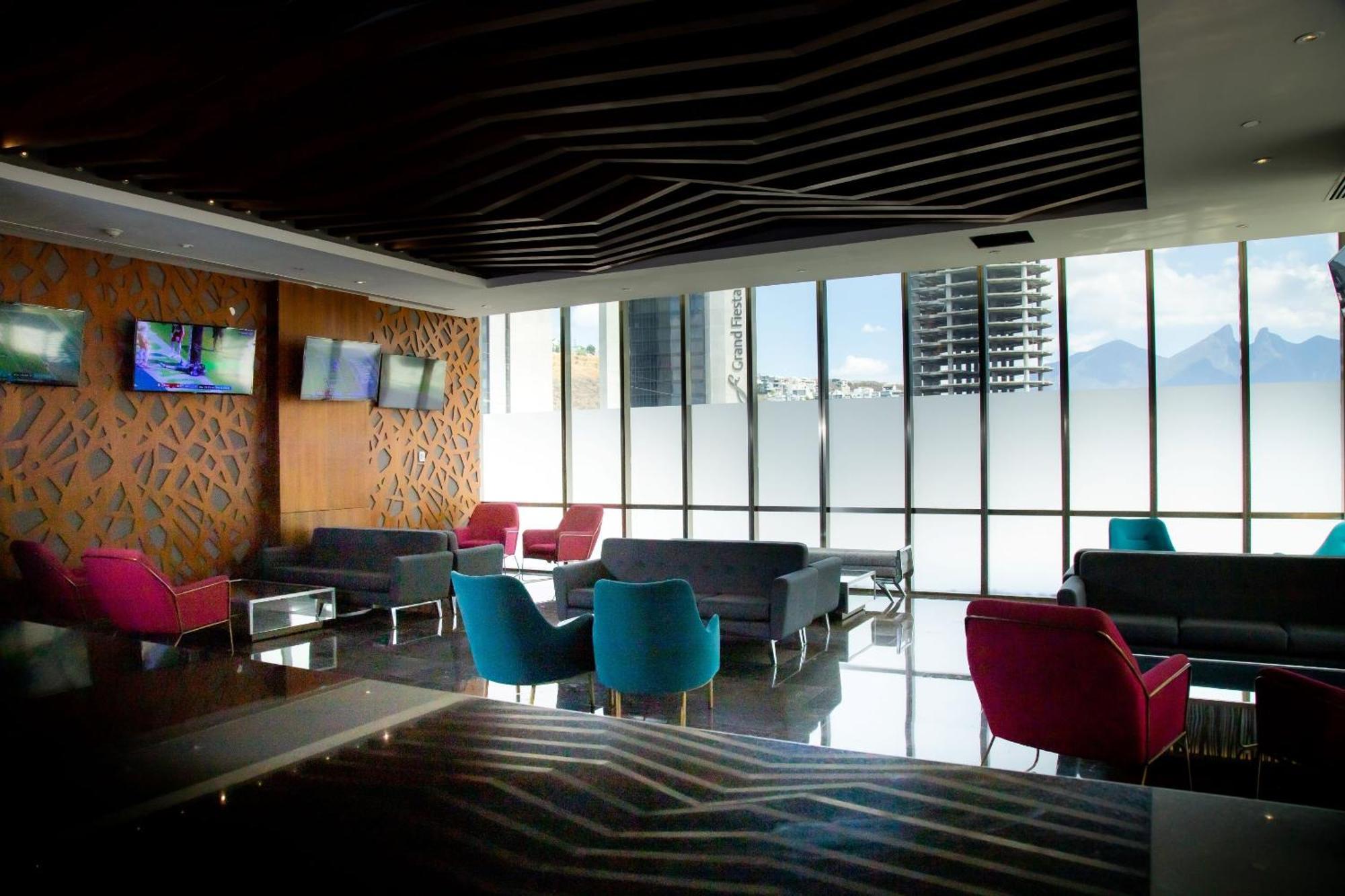 Camino Real Fashion Drive Monterrey Hotel San Pedro Garza Garcia Eksteriør billede The airport's VIP lounge
