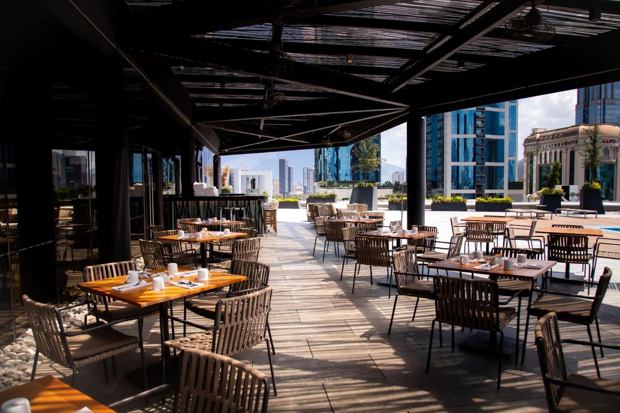 Camino Real Fashion Drive Monterrey Hotel San Pedro Garza Garcia Eksteriør billede The Sky Bar