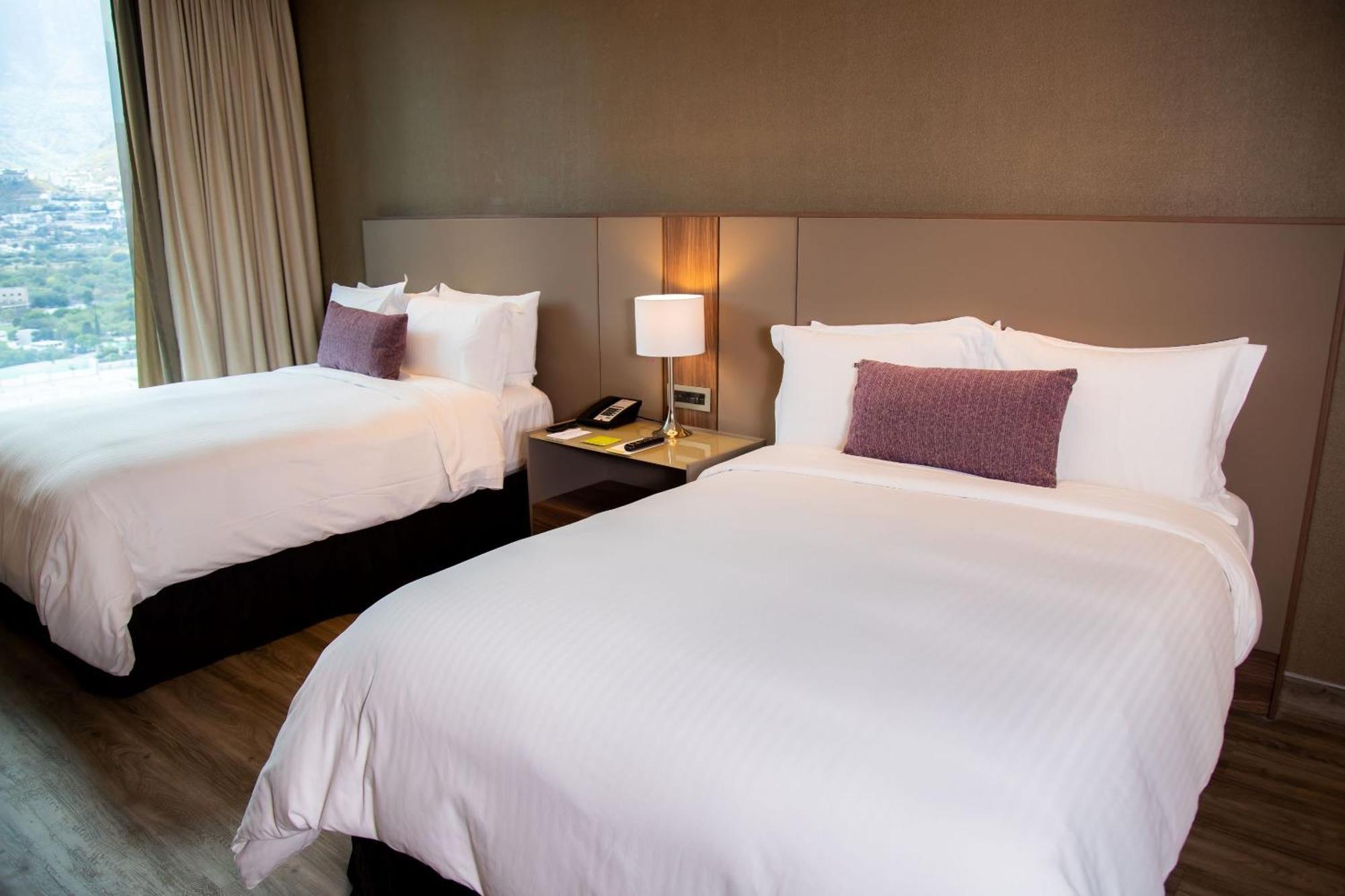 Camino Real Fashion Drive Monterrey Hotel San Pedro Garza Garcia Eksteriør billede A room at the hotel