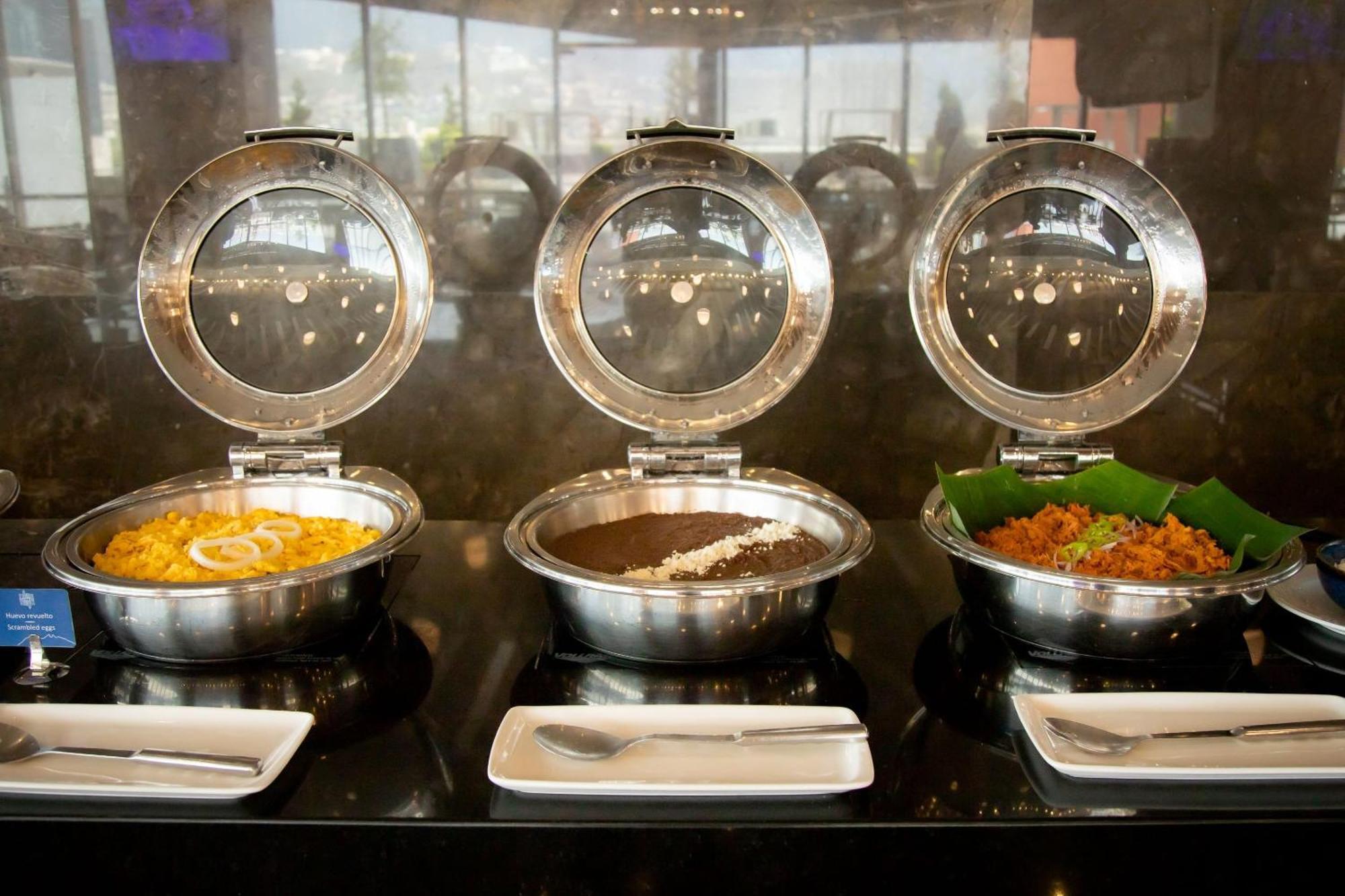 Camino Real Fashion Drive Monterrey Hotel San Pedro Garza Garcia Eksteriør billede A chafing dish